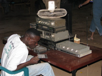 04 Le DJ Pendant
